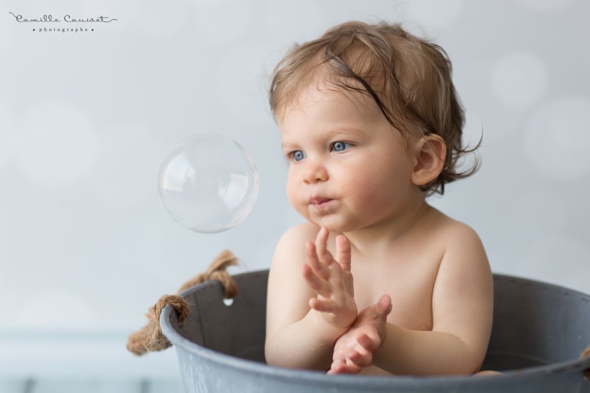 enfant bain et bulles